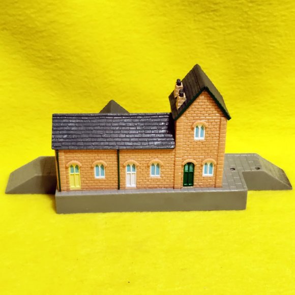 Thomas Train 2006 Gullane House Limited - Picture 1 of 5